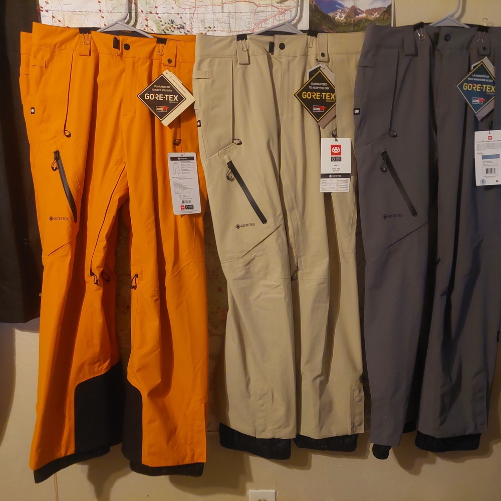 (BRAND NEW) 686 Goretex Snowboard & Ski Pants - 3 Colors - Men's S